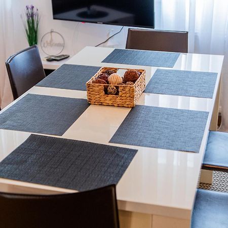 Flexible Selfcheckins 97 - Zagreb - Garden - Parking- Loggia - 2 Bedrooms Exteriör bild