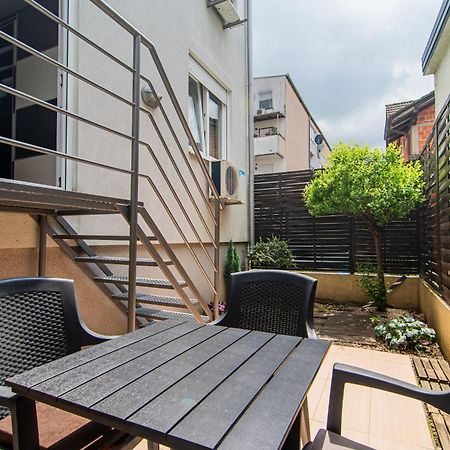 Flexible Selfcheckins 97 - Zagreb - Garden - Parking- Loggia - 2 Bedrooms Exteriör bild