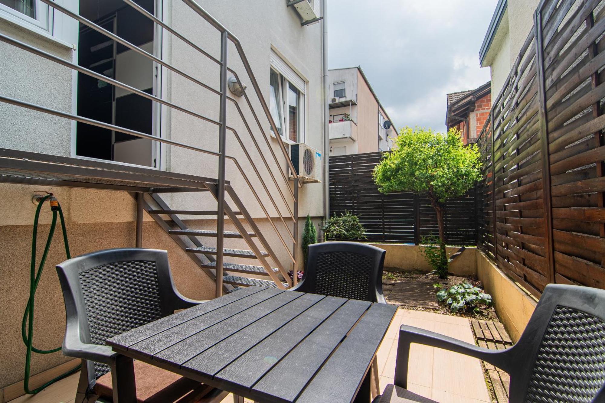 Flexible Selfcheckins 97 - Zagreb - Garden - Parking- Loggia - 2 Bedrooms Exteriör bild