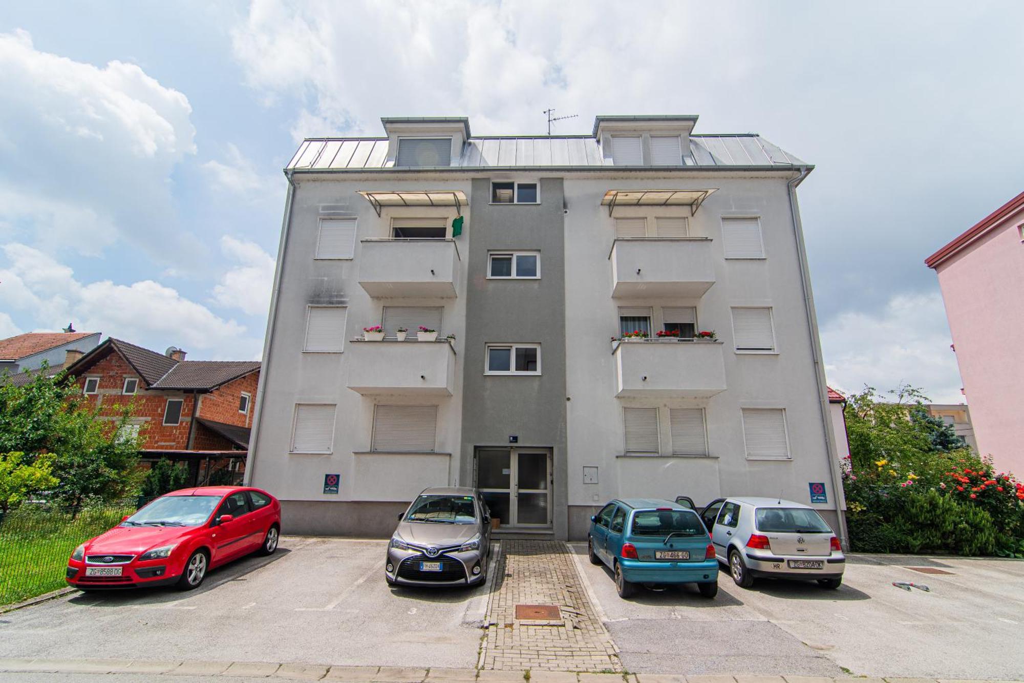 Flexible Selfcheckins 97 - Zagreb - Garden - Parking- Loggia - 2 Bedrooms Exteriör bild