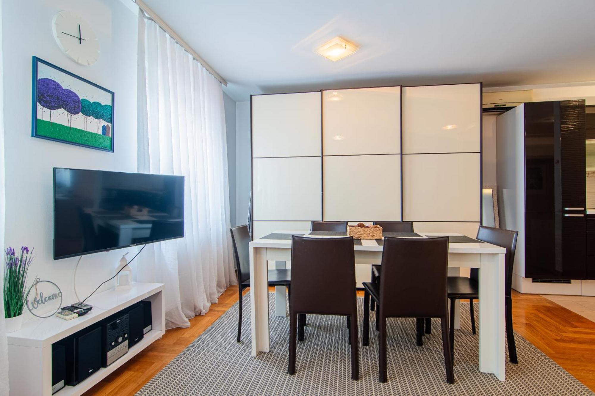 Flexible Selfcheckins 97 - Zagreb - Garden - Parking- Loggia - 2 Bedrooms Exteriör bild