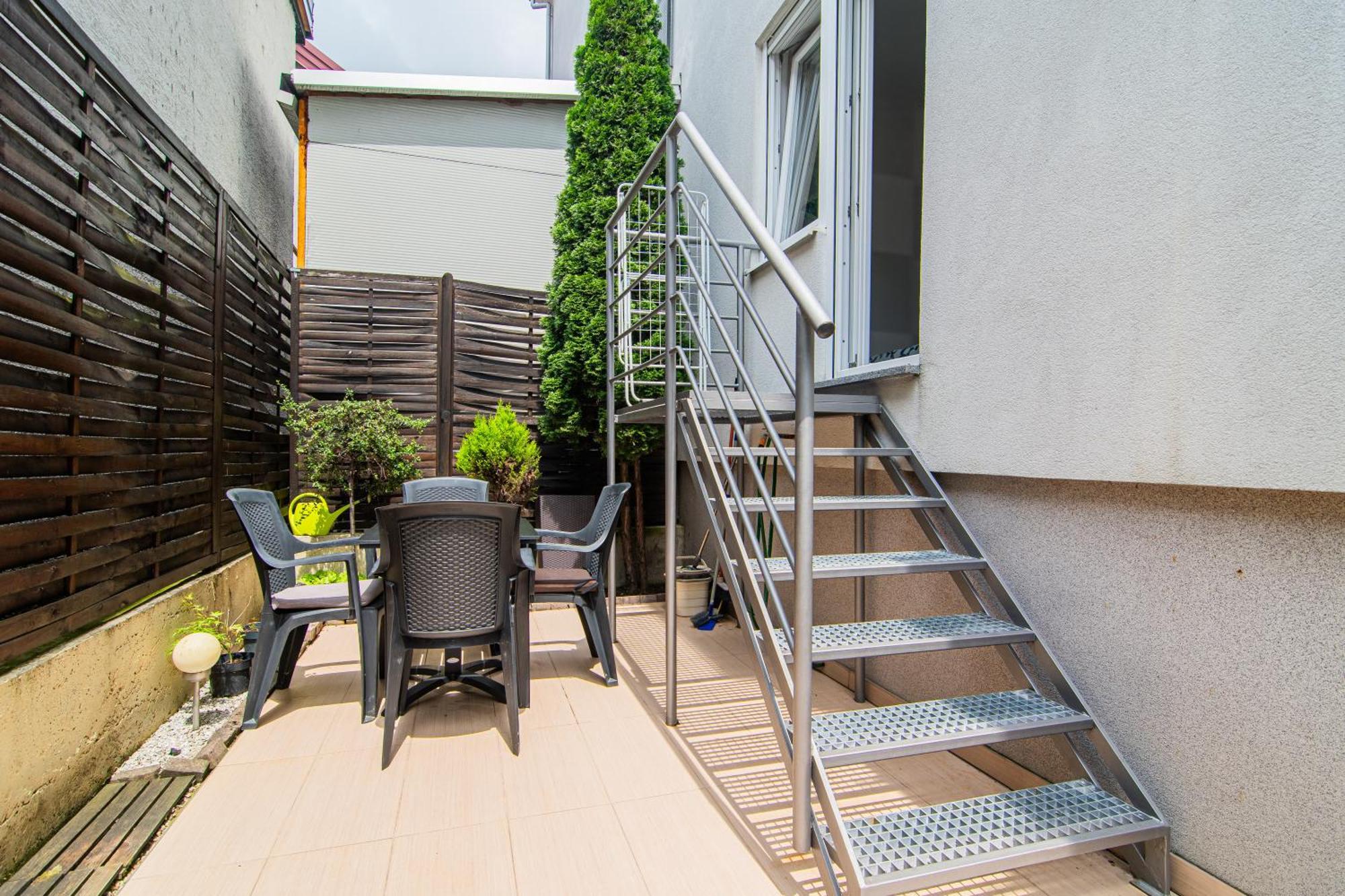 Flexible Selfcheckins 97 - Zagreb - Garden - Parking- Loggia - 2 Bedrooms Exteriör bild